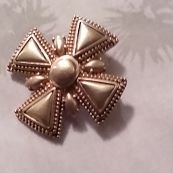 St John Brooch - Picture 4 of 4